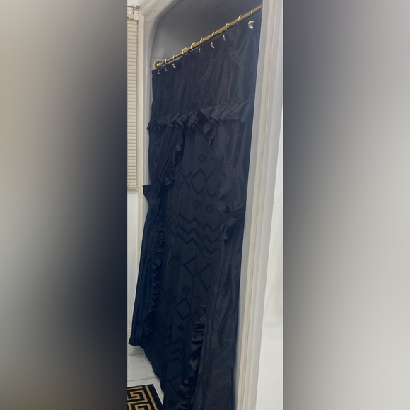 Fancy ruffle shower curtain - Picture 3 of 3